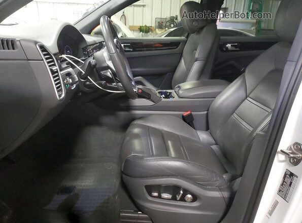 WP1AA2AY2MDA07367 2021 PORSCHE CAYENNE White წინა სალონის ხედი