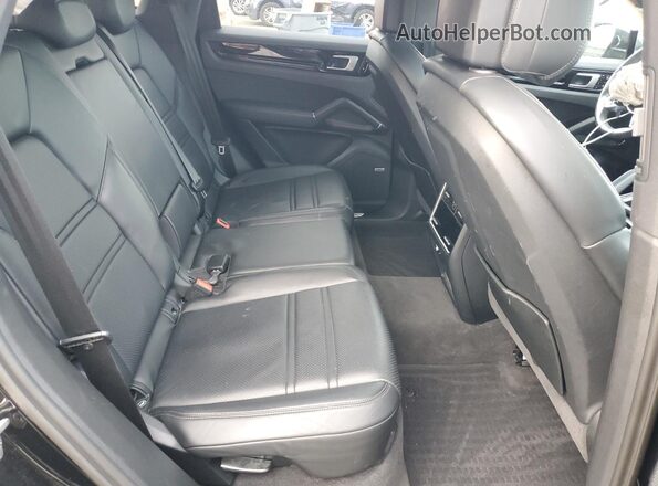 WP1AA2AY3LDA04458 2020 PORSCHE CAYENNE Черный Вид задней части салона