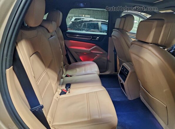 WP1AA2AY5KDA15248 2019 PORSCHE CAYENNE Желто-коричневый Вид задней части салона