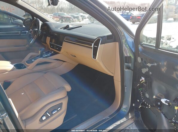 WP1AA2AY7KDA00718 2019 PORSCHE CAYENNE Blue Vista interior delantera