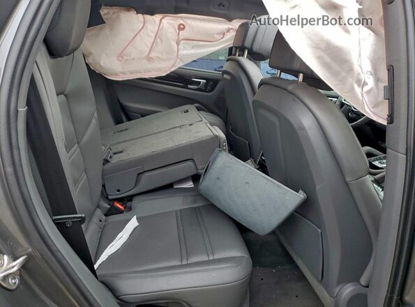 WP1AA2AY9PDA06933 2023 PORSCHE CAYENNE Серый Вид задних сидений
