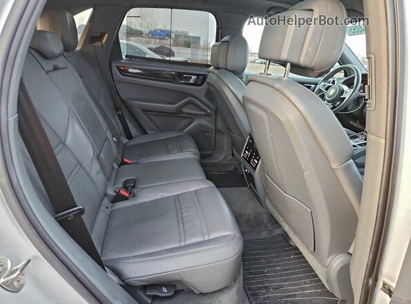 WP1AA2AYXNDA05268 2022 PORSCHE CAYENNE Белый Вид задней части салона