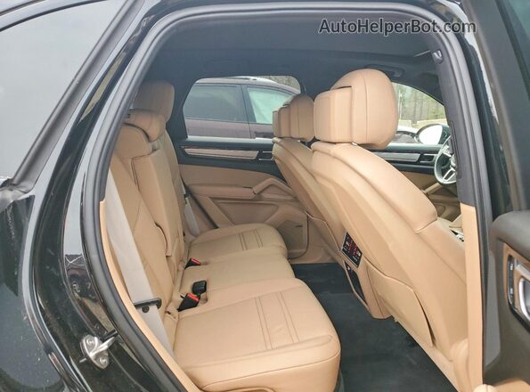 WP1AA2AYXPDA06441 2023 PORSCHE CAYENNE Черный Вид задней части салона