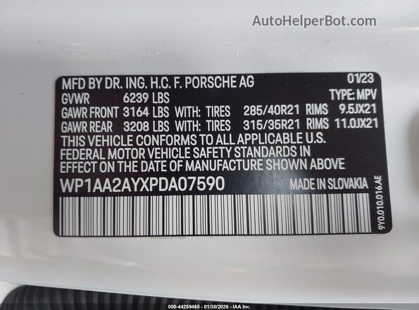 WP1AA2AYXPDA07590 2023 PORSCHE CAYENNE White Widok komory silnika