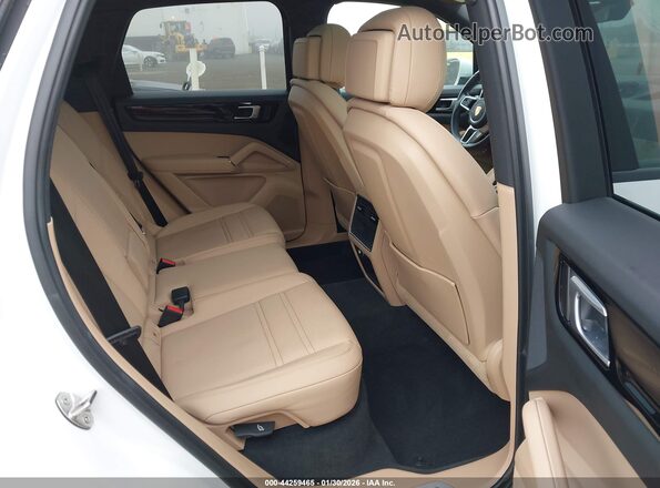 WP1AA2AYXPDA07590 2023 PORSCHE CAYENNE White Widok naklejki z numerem VIN