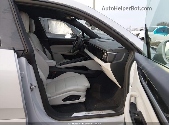 WP1AA2XA3RL001288 2024 PORSCHE MACAN Белый Вид салона спереди