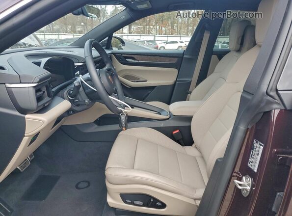 WP1AB2XA1SL153590 2025 PORSCHE MACAN Бордовый Вид салона спереди