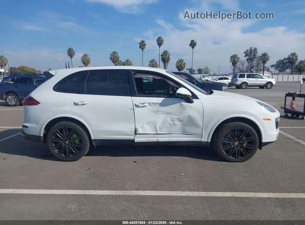 WP1AE2A21HLA68334 2017 PORSCHE CAYENNE White Вид задньої частини салону