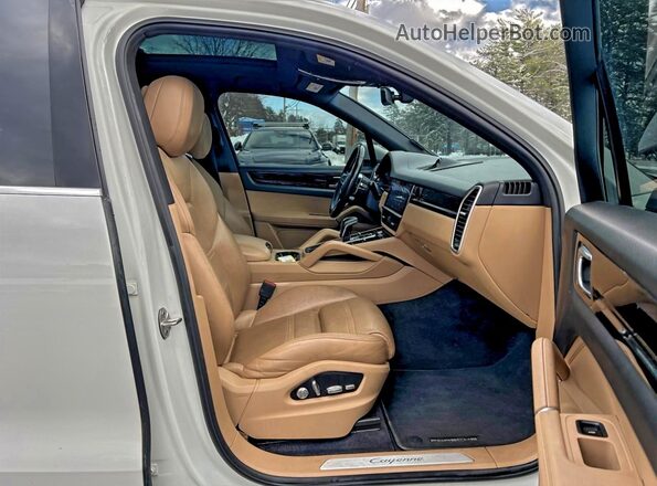 WP1AE2AY2KDA51063 2019 PORSCHE CAYENNE Белый Вид спереди