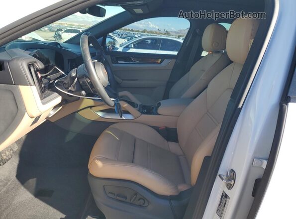 WP1BA2AY2RDA51834 2024 PORSCHE CAYENNE White წინა სალონის ხედი