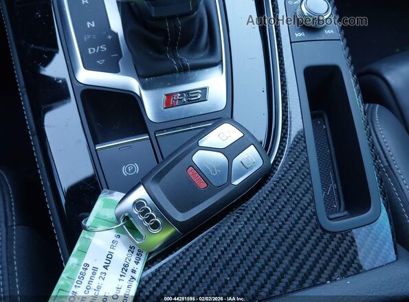 WUAAWCF51PA900985 2023 AUDI RS5 Gray Vista del salpicadero