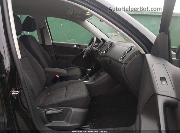 WVGAV7AX5HK044761 2017 VOLKSWAGEN TIGUAN Черный Вид салона спереди