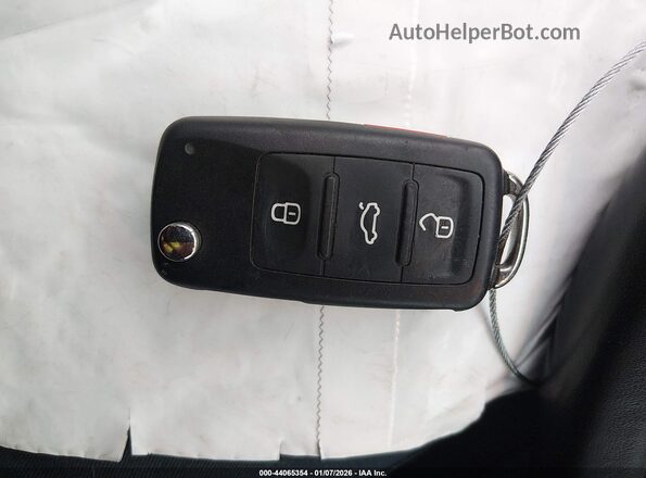 WVGAV7AX5HK044761 2017 VOLKSWAGEN TIGUAN Черный Вид панели приборов