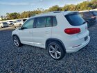 2016 Volkswagen Tiguan S Белый vin: WVGAV7AX7GW090213