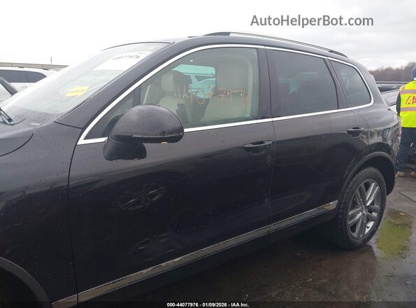 WVGEF9BP3GD010023 2016 VOLKSWAGEN TOUAREG Черный 