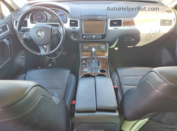WVGEF9BP5GD001484 2016 VOLKSWAGEN TOUAREG Черный Вид панели приборов