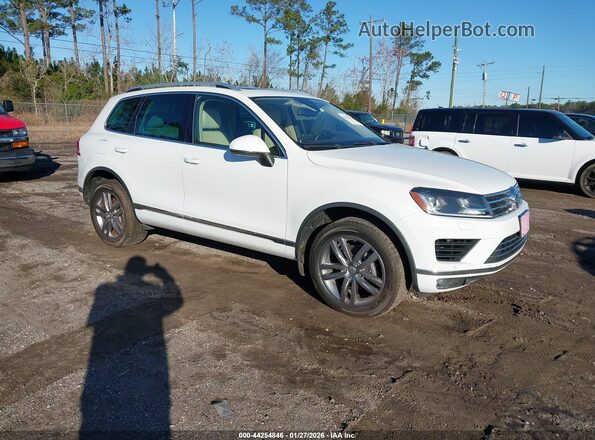 WVGEF9BP5GD010993 2016 VOLKSWAGEN TOUAREG Белый Передняя правая четверть