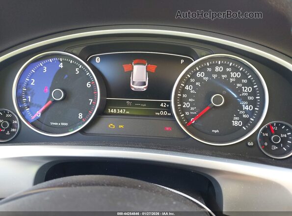 WVGEF9BP5GD010993 2016 VOLKSWAGEN TOUAREG Белый Вид задних сидений