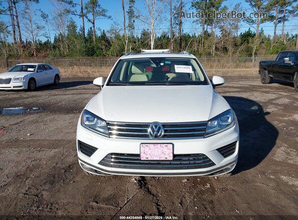 WVGEF9BP5GD010993 2016 VOLKSWAGEN TOUAREG Белый Вид щитка приборов