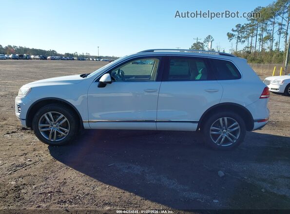 WVGEF9BP5GD010993 2016 VOLKSWAGEN TOUAREG Белый Панорамный вид салона 360°