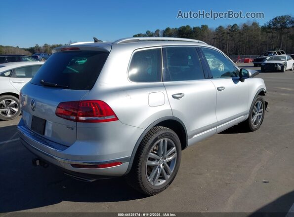 WVGEP9BP0GD001048 2016 VOLKSWAGEN TOUAREG Серебряный Задняя правая четверть