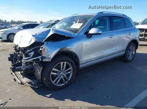 WVGEP9BP0GD001048 2016 VOLKSWAGEN TOUAREG Серебряный Передняя левая четверть
