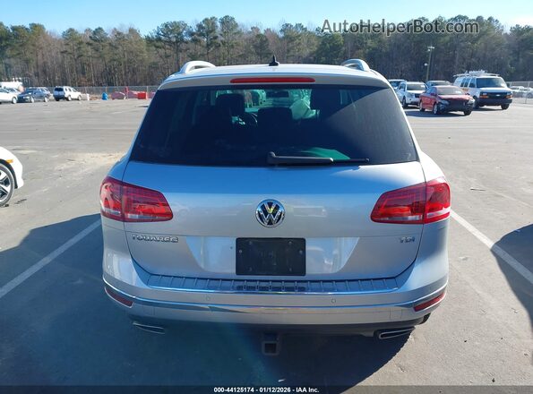 WVGEP9BP0GD001048 2016 VOLKSWAGEN TOUAREG Серебряный 