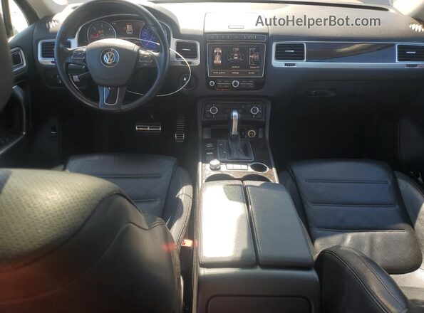 WVGEP9BP3GD001769 2016 VOLKSWAGEN TOUAREG Серый Вид панели приборов