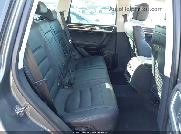 WVGEP9BP8GD001962 2016 VOLKSWAGEN TOUAREG Серый Вид наклейки с VIN-кодом
