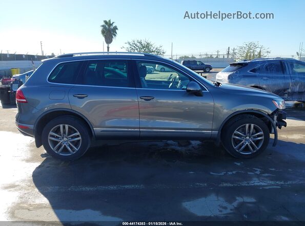 WVGEP9BP8GD001962 2016 VOLKSWAGEN TOUAREG Серый Панорамный вид салона 360°