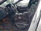 2017 Volkswagen Touareg Wolfsburg Белый vin: WVGRF7BP4HD002861