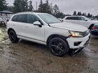 2017 Volkswagen Touareg Wolfsburg Белый vin: WVGRF7BP4HD002861
