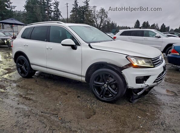 WVGRF7BP4HD002861 2017 VOLKSWAGEN TOUAREG Белый Передняя правая четверть