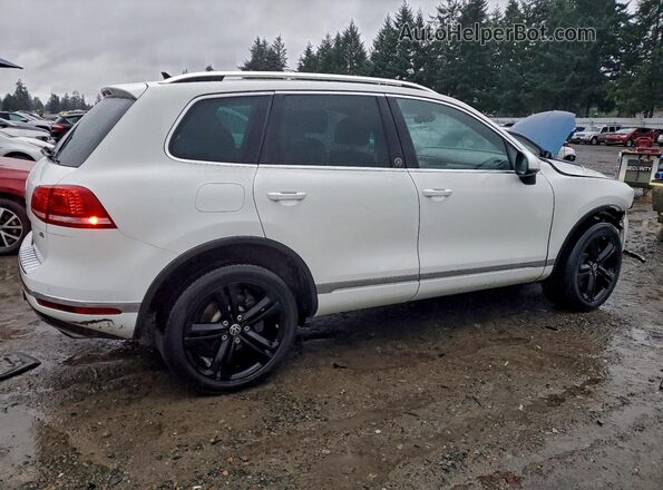 WVGRF7BP4HD002861 2017 VOLKSWAGEN TOUAREG Белый Задняя правая четверть