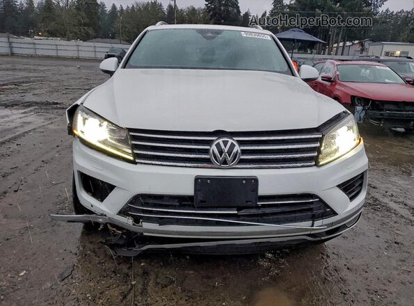 WVGRF7BP4HD002861 2017 VOLKSWAGEN TOUAREG Белый Вид спереди