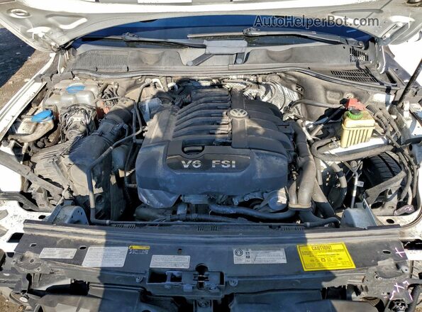 WVGRF7BP7HD003227 2017 VOLKSWAGEN TOUAREG Белый Вид задней части салона