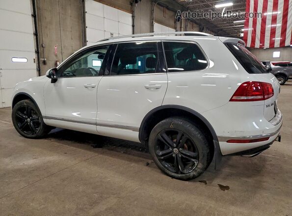 WVGRF7BP8HD006802 2017 VOLKSWAGEN TOUAREG Белый Задняя левая четверть