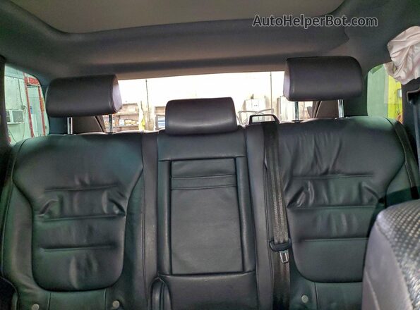 WVGRF7BP8HD006802 2017 VOLKSWAGEN TOUAREG Белый Вид задних сидений