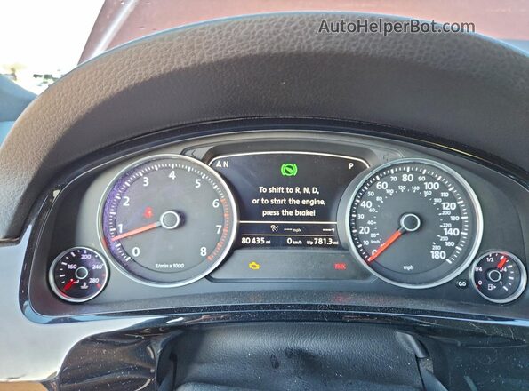 WVGRF7BPXHD002962 2017 VOLKSWAGEN TOUAREG Темно-бордовый Вид щитка приборов