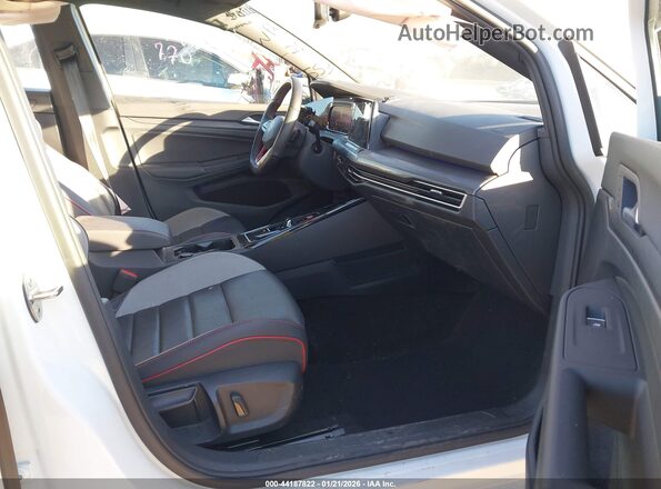 WVW3A7CD1RW147553 2024 VOLKSWAGEN GOLF Белый Вид салона спереди