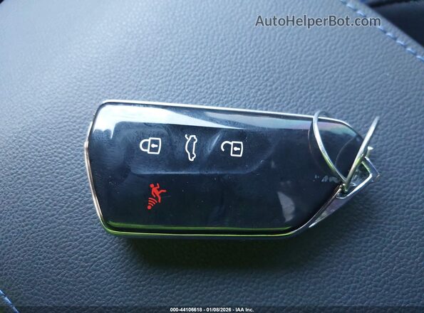 WVWEB7CD0PW208958 2023 VOLKSWAGEN GOLF Черный Вид панели приборов