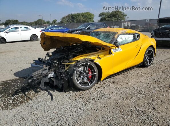 WZ1DB0C01MW040230 2021 TOYOTA SUPRA Желтый Передняя левая четверть