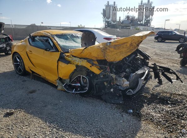 WZ1DB0C01MW040230 2021 TOYOTA SUPRA Желтый Передняя правая четверть