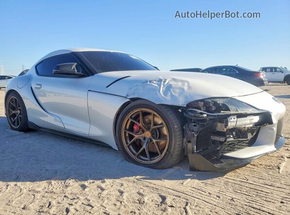 WZ1DB0C04MW043767 2021 TOYOTA SUPRA Белый Передняя правая четверть