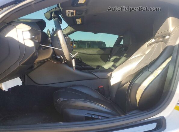 WZ1DB0C04MW043767 2021 TOYOTA SUPRA Белый Вид салона спереди