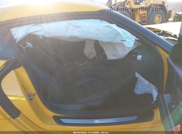 WZ1DB0C07NW046521 2022 TOYOTA GR SUPRA Желтый Вид салона спереди