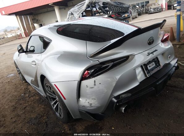 WZ1DB2C00NW048476 2022 TOYOTA GR SUPRA Silver Widok z przodu