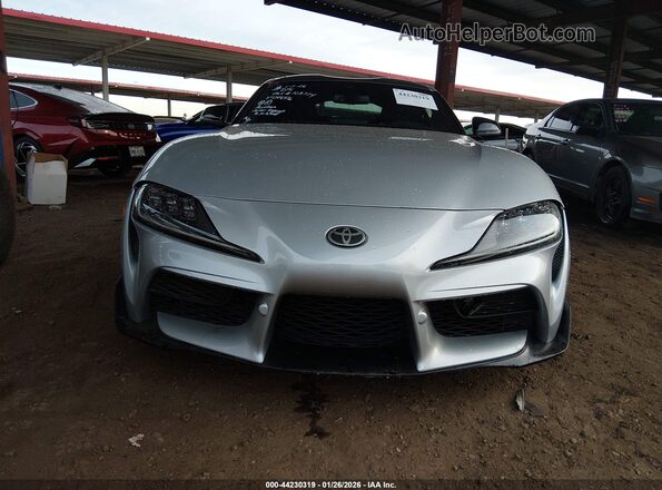 WZ1DB2C00NW048476 2022 TOYOTA GR SUPRA Silver Widok zestawu wskaźników