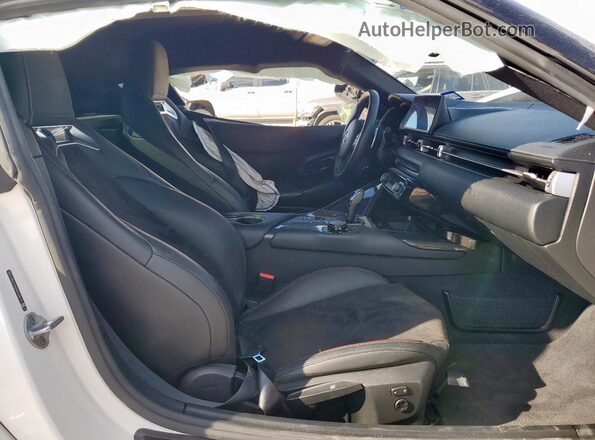 WZ1DB2C05MW039979 2021 TOYOTA SUPRA Белый Вид салона спереди