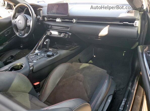 WZ1DB2C05MW039979 2021 TOYOTA SUPRA Белый Вид панели приборов